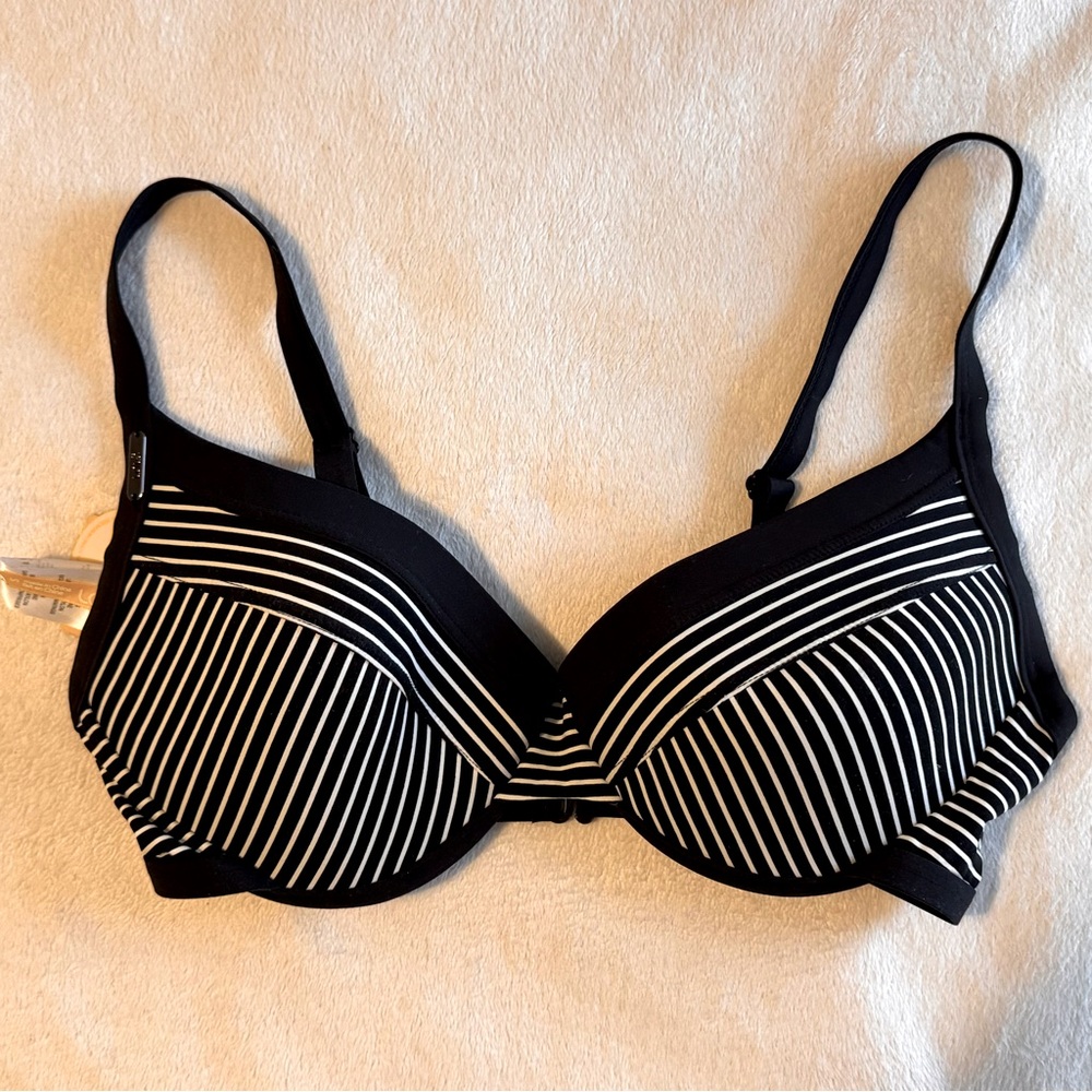 Lola. NWT. Bikini top, UPF 50+, and Chlorine Resistant!